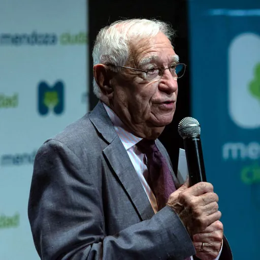 Portrait of Enrique Macaya Márquez
