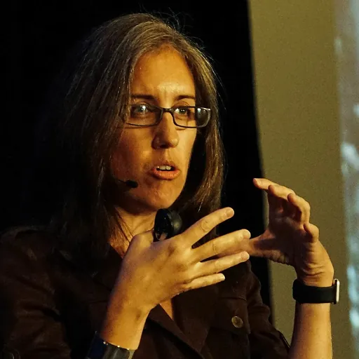 Portrait of Jen Simmons