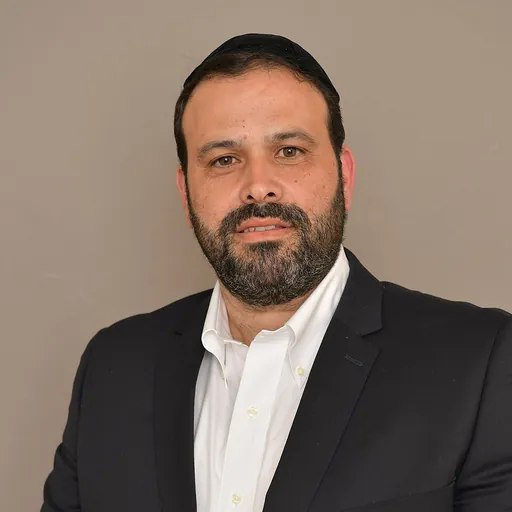 Portrait of Yinon Azulai