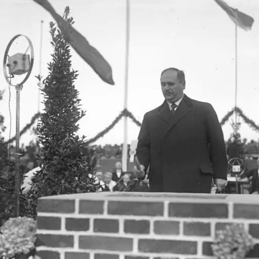 Portrait of Hans Bredow