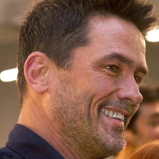 Portrait of Billy Campbell