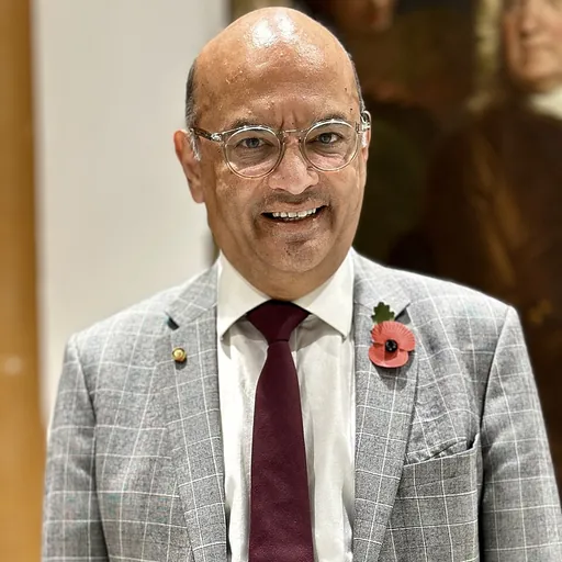 Portrait of Mayur Lakhani