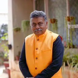 Portrait of Ravi Vadlamani