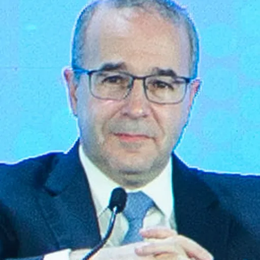 Portrait of Kevin Sneader