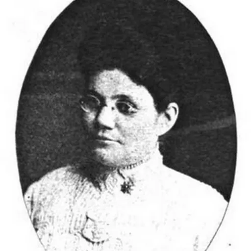 Portrait of Hannah Kallem