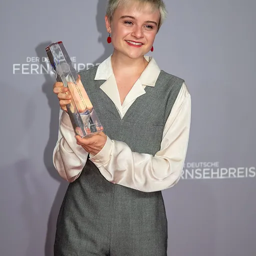 Portrait of Lena Urzendowsky