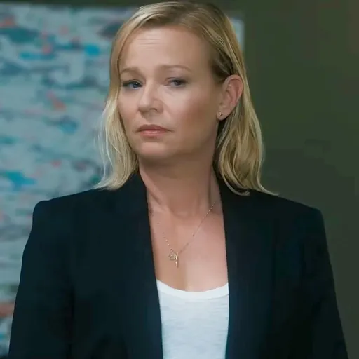 Portrait of Samantha Mathis