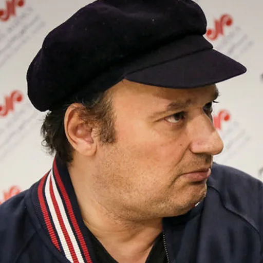 Portrait of Shahram Lasemi