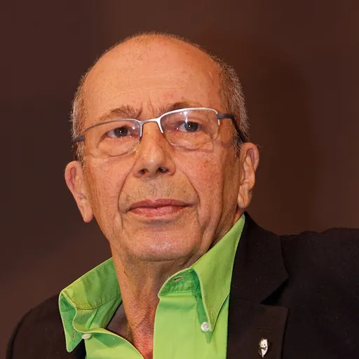 Portrait of Marc Kravetz