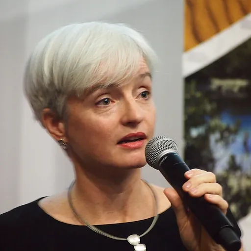Portrait of Emma Johnston