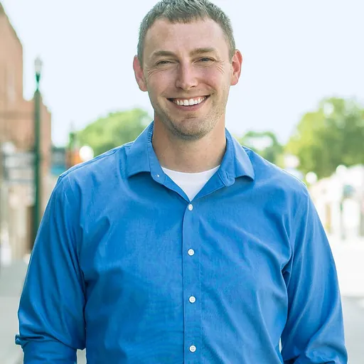 Portrait of Jon Hansen