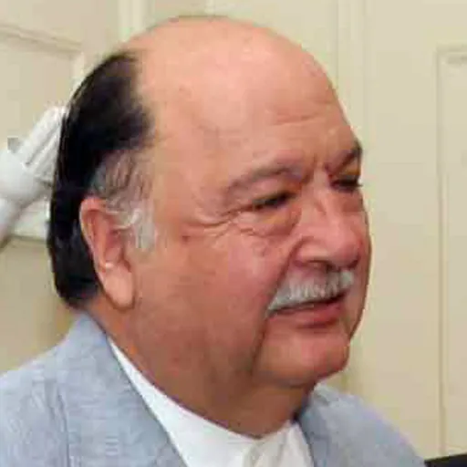 Portrait of Fernando Flores
