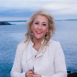 Portrait of Julie Johnson
