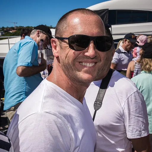 Portrait of Larry Emdur