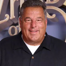 Portrait of Steve Schirripa