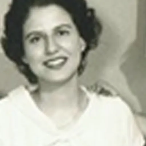 Portrait of Hanna Lewis