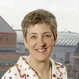 Portrait of Lynne Brindley