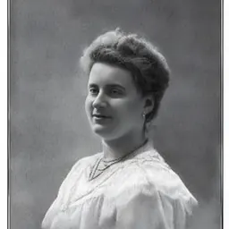 Portrait of Clara Winnicki