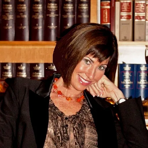 Portrait of Cindy Rakowitz