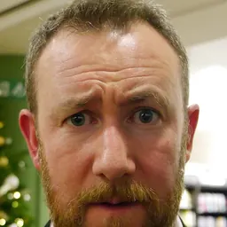 Portrait of Alex Horne
