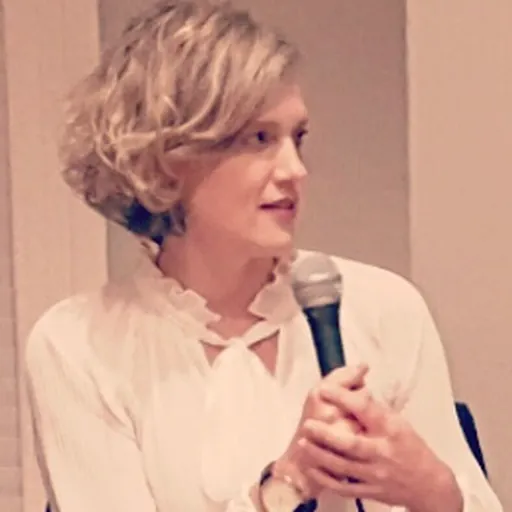 Portrait of Heather O'Neill