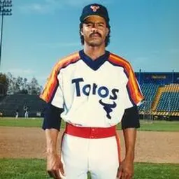 Portrait of Manny Hernández