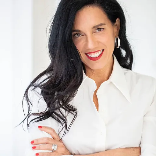 Portrait of Yasmin Lukatz