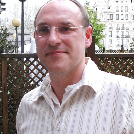 Portrait of Simon Scarrow