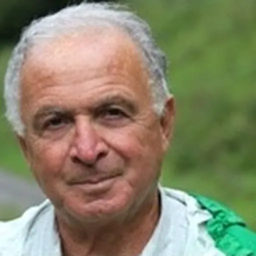 Portrait of Junes Ipaktschi