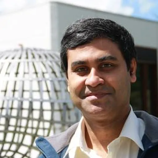 Portrait of Tamal Dey