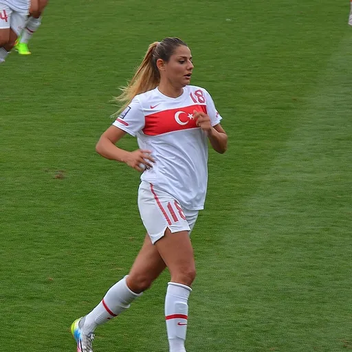 Portrait of Eylül Elgalp