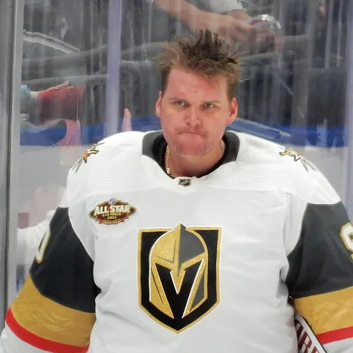 Portrait of Robin Lehner