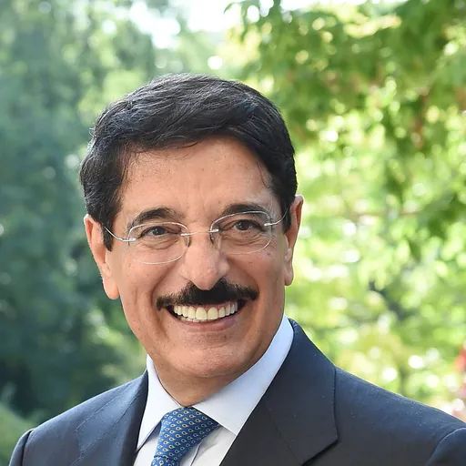 Portrait of Hamad Bin Abdulaziz Al-Kawari