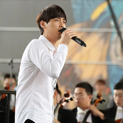 Portrait of Min Kyung-hoon