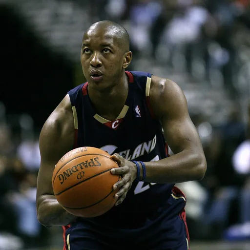 Portrait of Eric Snow
