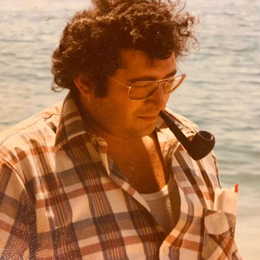 Portrait of Ami Harten