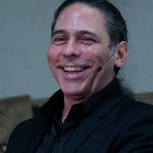 Portrait of David Díaz