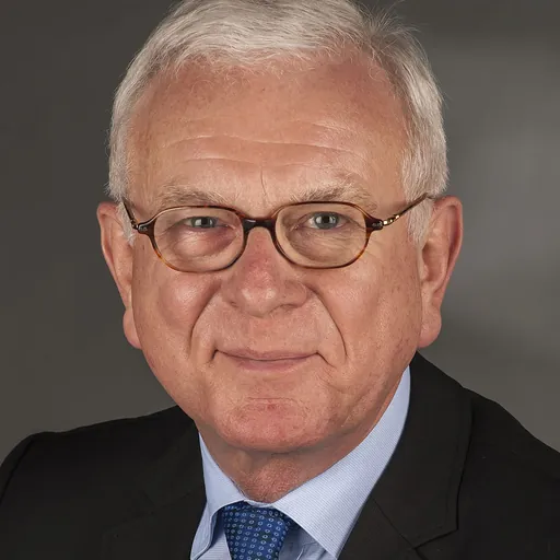 Portrait of Hans-Gert Pöttering