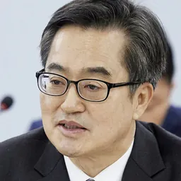 Portrait of Kim Dong-yeon