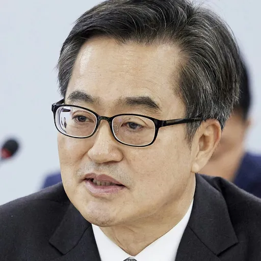 Portrait of Kim Dong-yeon