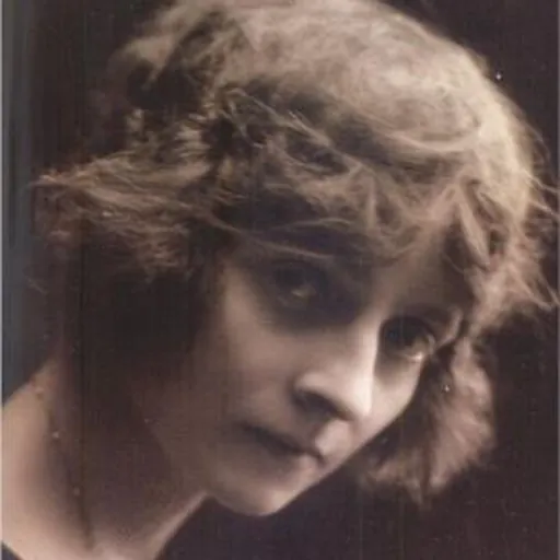 Portrait of Mily Possoz