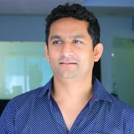 Portrait of Sam Fernandes