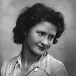 Portrait of Gabrielle Hope