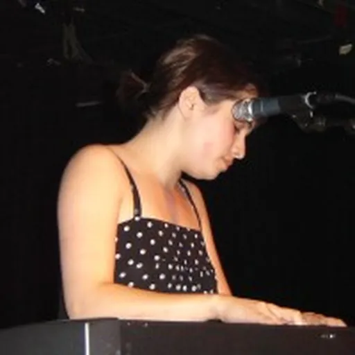 Portrait of Anousheh Khalili