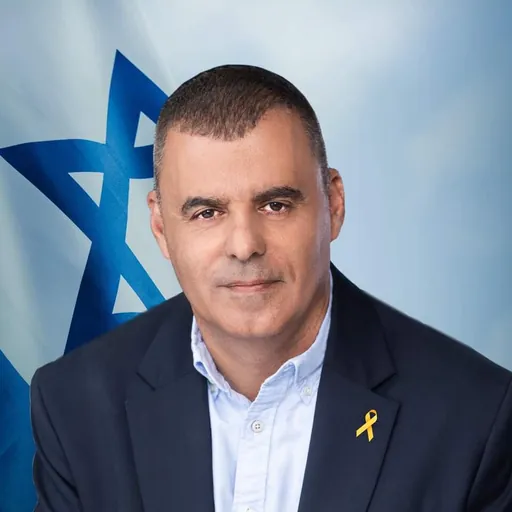 Portrait of Rafi Saar