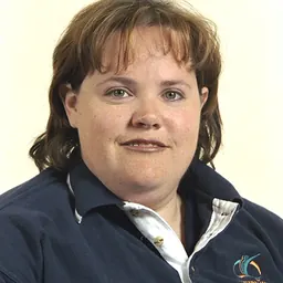 Portrait of Lynda Holt