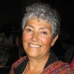 Portrait of Denise Savoie