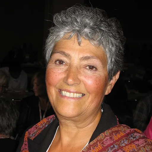 Portrait of Denise Savoie