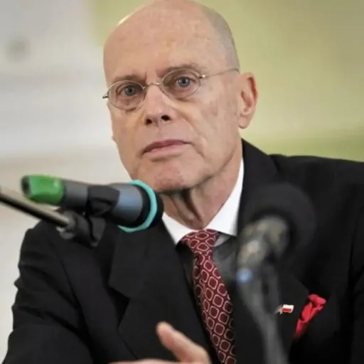 Portrait of Harvey Kushner