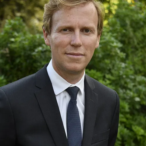 Portrait of Harold Huwart